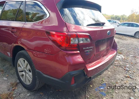 2018 Subaru Outback 2.5I Premium z USA, uszkodzony, nr VIN 4S4BSACCXJ3379048